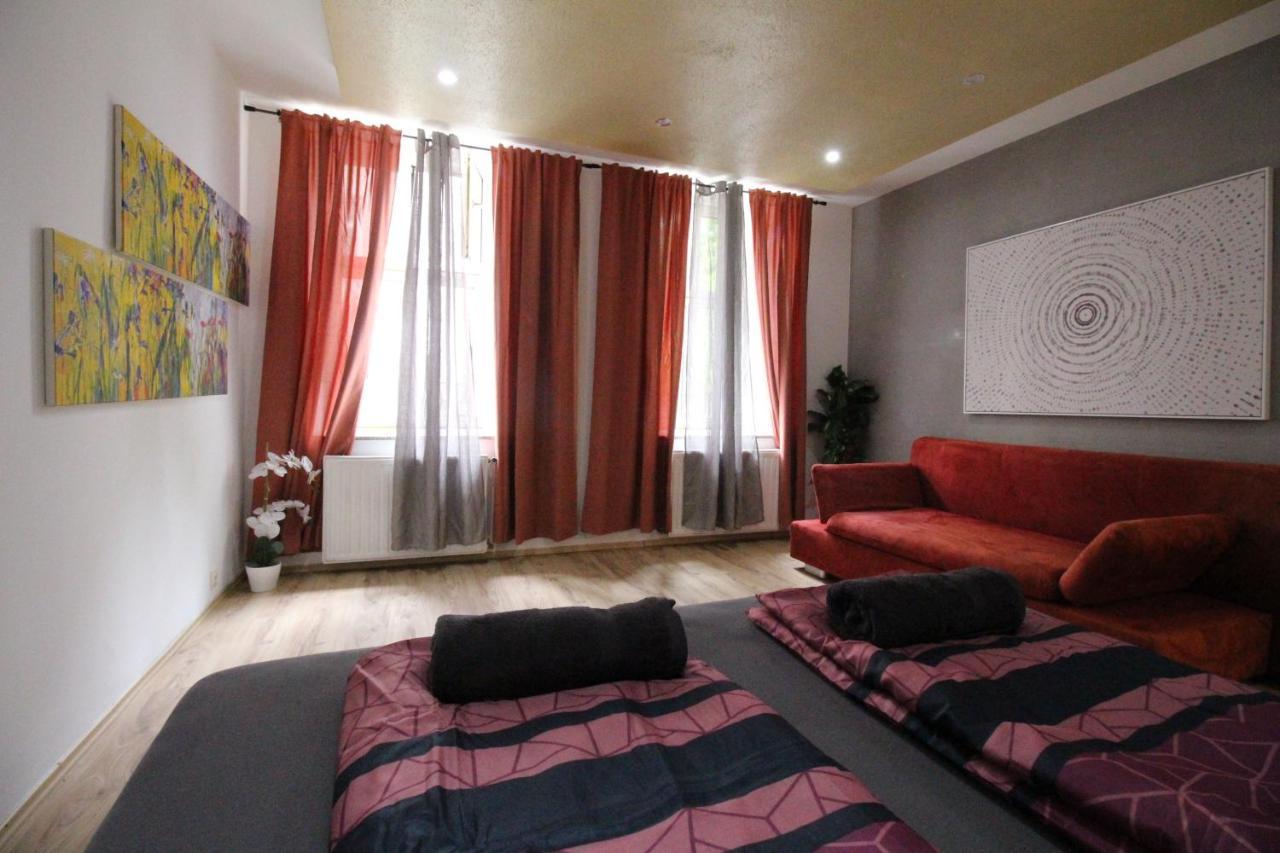 Private Triple Bedroom Rf1 Vienna Exterior photo