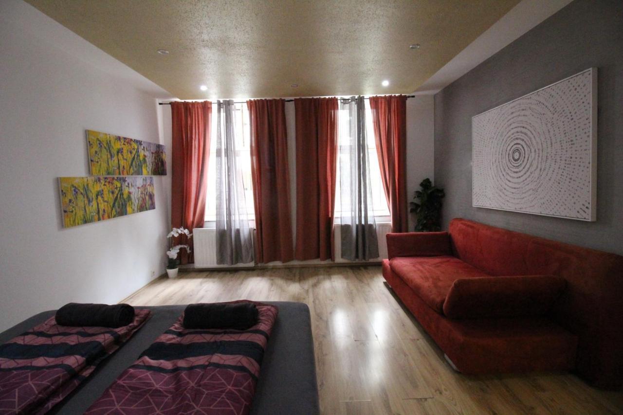 Private Triple Bedroom Rf1 Vienna Exterior photo